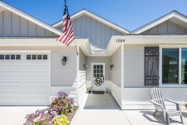 1309 Sunny Heights Road, Fallbrook CA: https://media.crmls.org/mediaz/14946891-fab7-4ecf-b8df-f731ac081ede.jpg