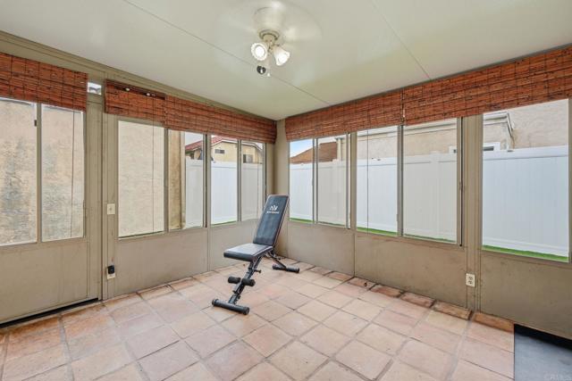 270 Chestnut Way, Oceanside CA: https://media.crmls.org/mediaz/14951349-9b60-4506-92cc-8c2eb945d39d.jpg