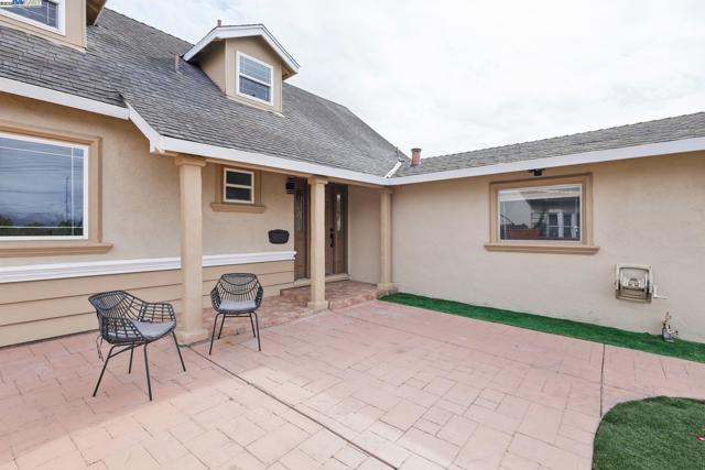 28399 Cubberley Ct, Hayward CA: https://media.crmls.org/mediaz/1495c84c-f12f-4275-bca0-b1de262e2f8f.jpg