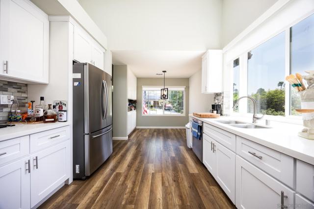 1857 Goldenrod Ln, Vista CA: https://media.crmls.org/mediaz/1495fb9f-c2af-496f-81a0-e8dd79829ea8.jpg