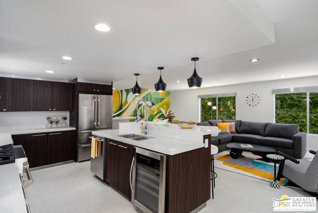 588 E San Lorenzo Road, Palm Springs CA: https://media.crmls.org/mediaz/149681e8-2f3c-44a2-9c10-7b4e079e7b40.jpg