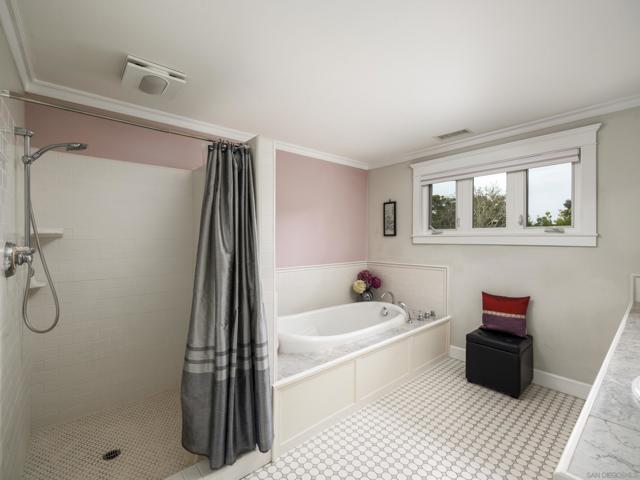 548 Tarento Dr, San Diego CA: https://media.crmls.org/mediaz/149684fa-b113-40d2-8cfd-6afa8cf8c40f.jpg