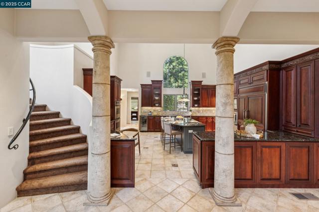 3711 Northgate Woods Court, Walnut Creek CA: https://media.crmls.org/mediaz/14980ba9-6636-4268-bdbd-36d6c2aa3ee9.jpg