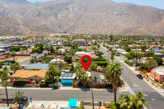 689 E Camino Parocela, Palm Springs CA: https://media.crmls.org/mediaz/14994d67-fac2-4a37-80f5-d827d58e46e0.jpg