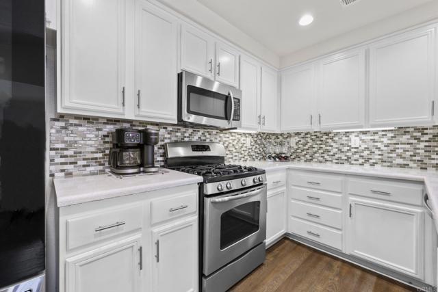 Detail Gallery Image 3 of 33 For 1324 Monument Trail Dr, Chula Vista,  CA 91915 - 2 Beds | 2 Baths