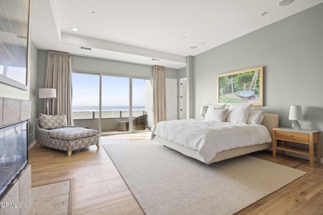 815 Mandalay Beach Road, Oxnard CA: https://media.crmls.org/mediaz/1499f659-4113-4b46-96d8-69a75c678776.jpg