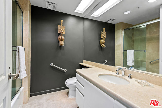 10490 Wilshire Boulevard, Los Angeles CA: https://media.crmls.org/mediaz/149adad3-e3fa-492d-9188-8b47353df912.jpg