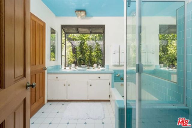 3480 MANDEVILLE CANYON Road, Los Angeles CA: https://media.crmls.org/mediaz/149b0873-f745-4f3f-9e10-6e34d6014e84.jpg