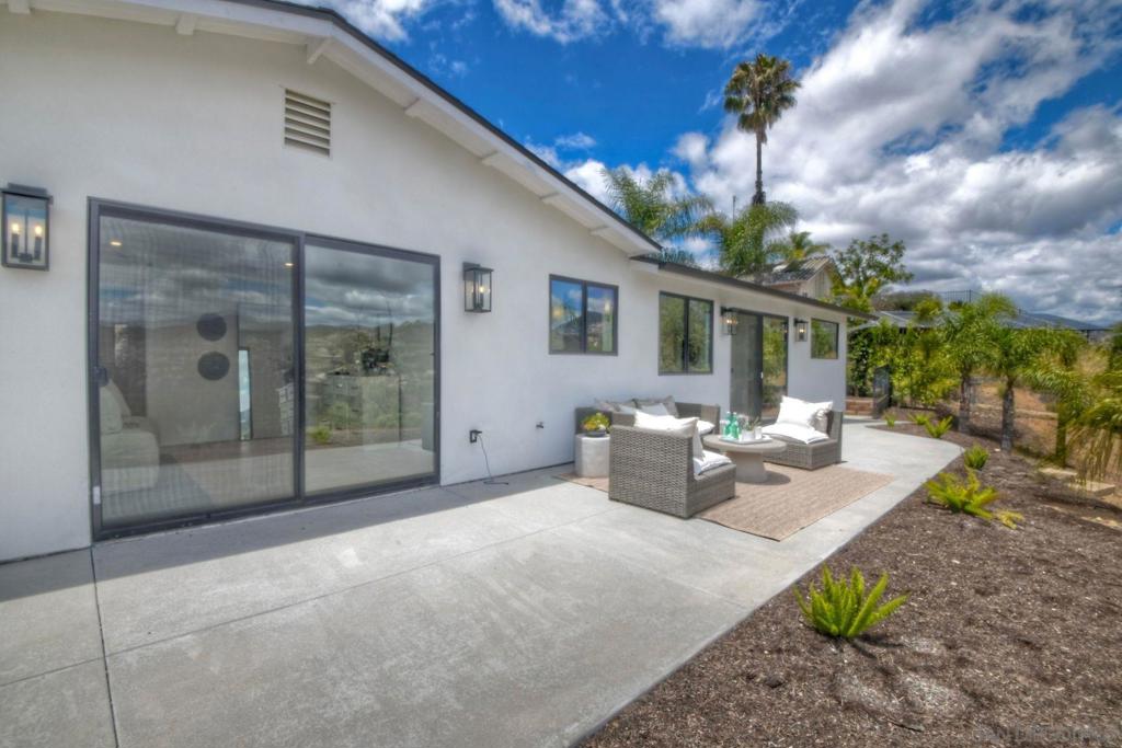 https://media.crmls.org/mediaz/149b0b9a-d1f5-4a90-9d06-673bbc1b77ac.jpg?preset=X-Large
