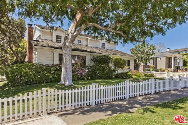 1001 Iliff Street, Pacific Palisades, California 90272, 5 Bedrooms Bedrooms, ,2 BathroomsBathrooms,Single Family Residence,For Sale,Iliff,24412083