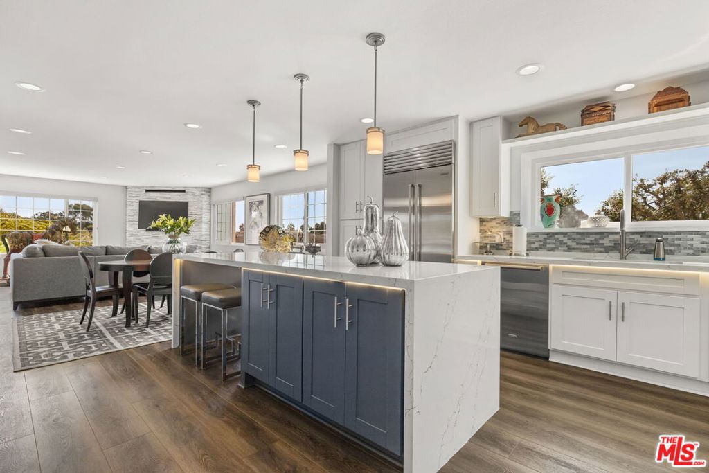 708 Island View Circle, Port Hueneme, CA 93041
