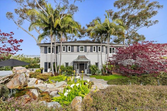 2205 Locust St, San Diego CA: https://media.crmls.org/mediaz/149c814b-b495-4097-81ea-aa7e2e90adc6.jpg