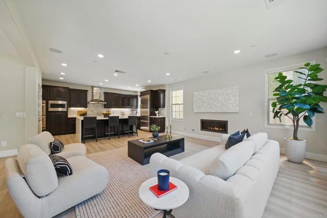 13560 Tierra Vista Circle, San Diego CA: https://media.crmls.org/mediaz/149cea89-bc15-4637-9719-300854af3885.jpg