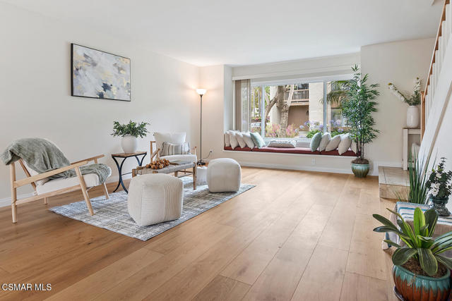 1617 Beagle Court, Ventura CA: https://media.crmls.org/mediaz/149eb41c-7e49-42e4-8c8f-ae02eb48a0d6.jpg