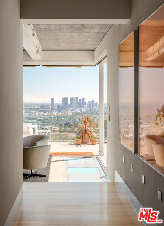 8804 Hollywood Boulevard, Los Angeles CA: https://media.crmls.org/mediaz/149ec3d4-a7b9-4b9d-b2a8-17606bd54d01.jpg