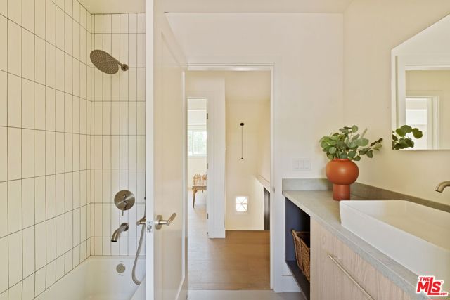 7401 Costello Avenue, Van Nuys CA: https://media.crmls.org/mediaz/149eed81-7b30-4c7e-bf78-024735eb63b2.jpg
