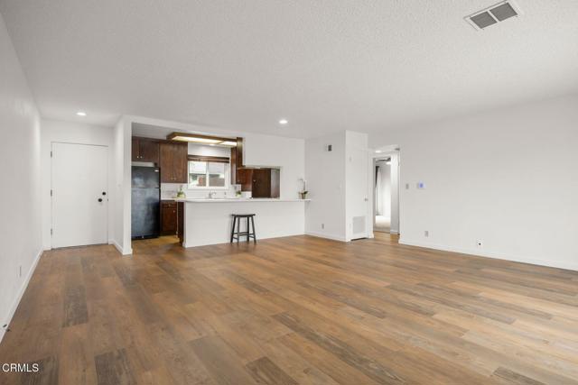 2247 Camilar Drive, Camarillo CA: https://media.crmls.org/mediaz/149f0e67-b917-4a45-932e-cfd9256b68c8.jpg