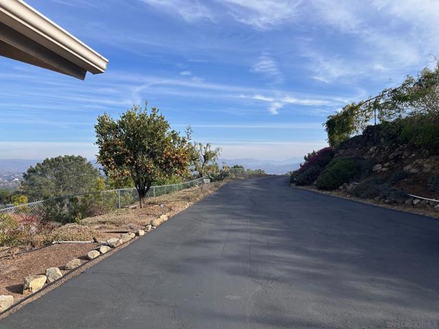 Image 24 of 37 For 4742 Mt. Helix Drive