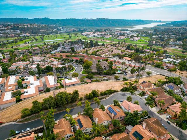 2318 Via Villegas, Carlsbad CA: https://media.crmls.org/mediaz/14a002f1-66fc-4eb2-a9b5-320c15e83d2f.jpg