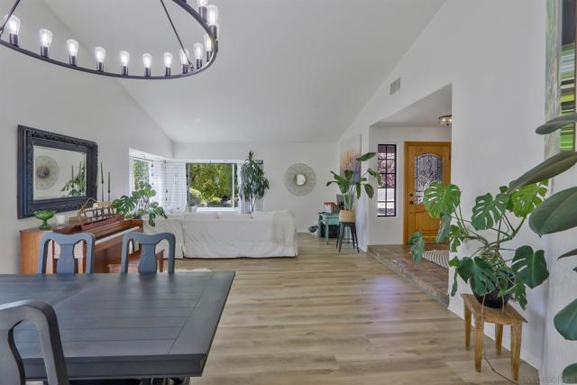 15549 Vista Vicente Dr, Ramona CA: https://media.crmls.org/mediaz/14a01e89-fae2-40f7-8551-520ab600ae64.jpg