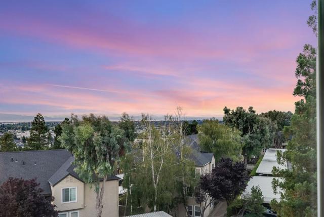 715 Heath Court, Hayward CA: https://media.crmls.org/mediaz/14a05b9b-f3da-4bf8-8f51-023be4e08e35.jpg