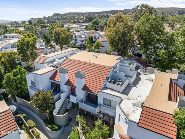 1190 Tivoli Lane, Simi Valley CA: https://media.crmls.org/mediaz/14a0e000-2be4-45e5-888a-ef05108302ae.jpg