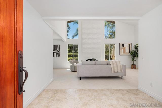 159 Mexicali Ct, Solana Beach CA: https://media.crmls.org/mediaz/14a12a0b-2f24-4842-8004-b8e806a53dc2.jpg