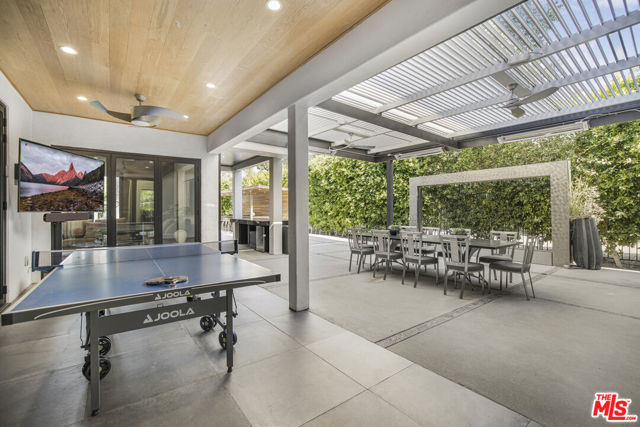 5304 Louise Avenue, Encino CA: https://media.crmls.org/mediaz/14a14e71-2fbd-45be-a026-f15864349b9c.jpg