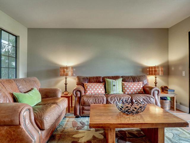 2001 E Camino Parocela, Palm Springs CA: https://media.crmls.org/mediaz/14a151e6-6f84-4f42-b2d8-1199755a84ff.jpg