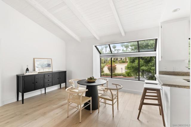 3133 Vista Rica, Carlsbad CA: https://media.crmls.org/mediaz/14a156d8-231a-4907-b161-9be0a5f4530b.jpg