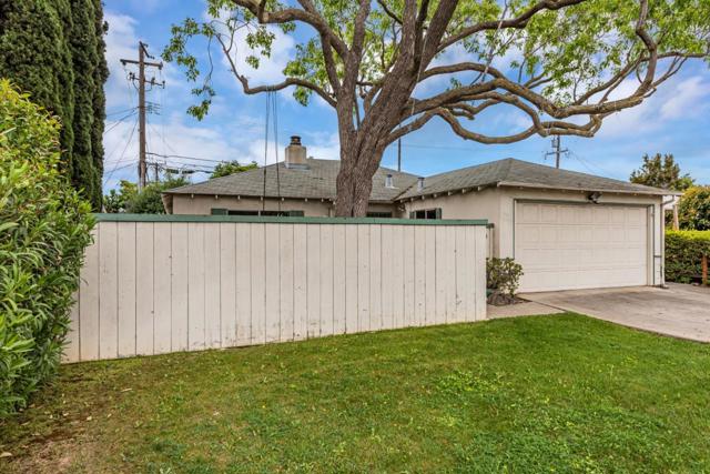 1684 Foxworthy Avenue, San Jose CA: https://media.crmls.org/mediaz/14a163a4-06f0-4add-a54a-033117aa009a.jpg
