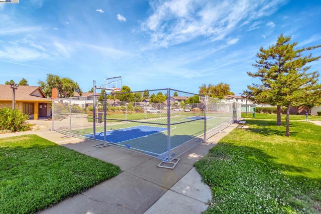 4312 Solano Way, Union City CA: https://media.crmls.org/mediaz/14a18c98-6d52-4fbe-9439-5c4f22bf17f4.jpg