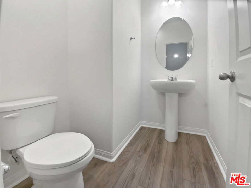 https://media.crmls.org/mediaz/14a1ca51-8b4b-4a77-b02e-337d13be0048.jpg?preset=X-Large
