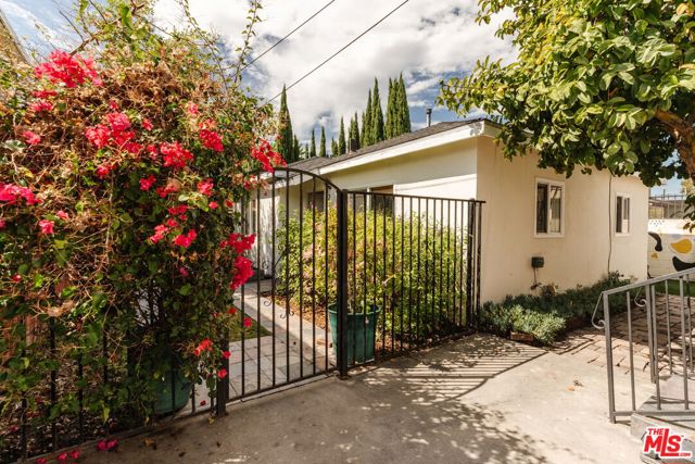 2223 Alsace Avenue photo 25