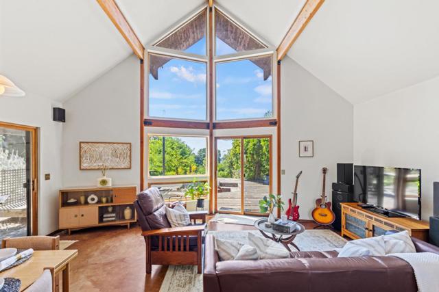 994 Laurel Grove Drive, Soquel CA: https://media.crmls.org/mediaz/14a2abc4-65d8-4da7-a85b-d06f9ab4f3e4.jpg