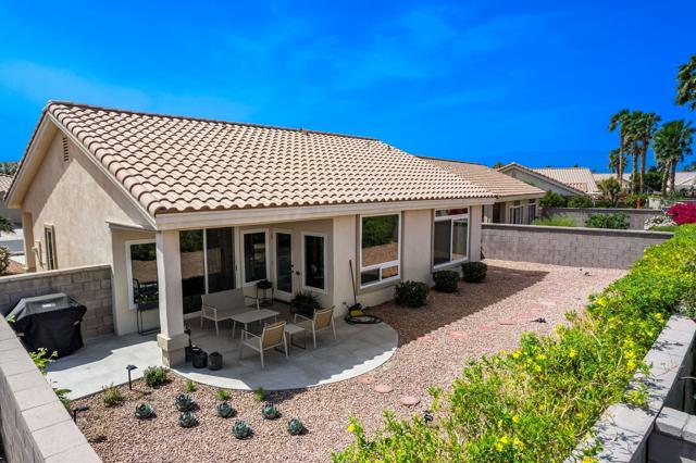 78902 Chardonnay Way, Palm Desert CA: https://media.crmls.org/mediaz/14a2e26b-7c21-4edb-9278-6a0a2d406a52.jpg
