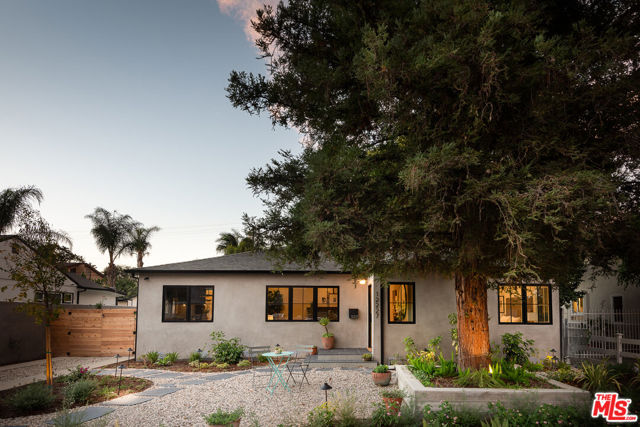 12227 La Maida Street, Valley Village CA: https://media.crmls.org/mediaz/14a34446-8925-4a33-8773-0ee4dc5bc7ec.jpg