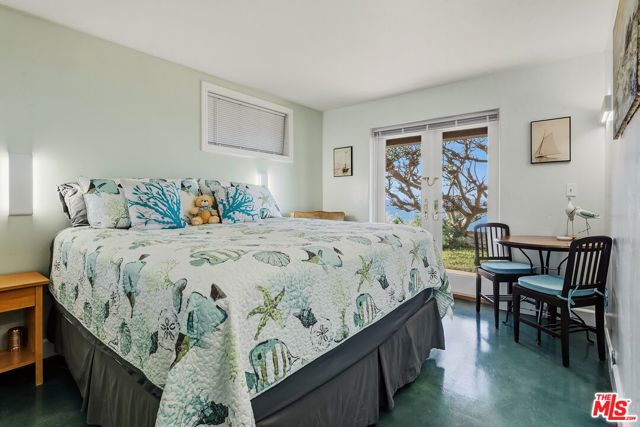 7007 Birdview Avenue, Malibu CA: https://media.crmls.org/mediaz/14a39a64-c9f6-43c7-be2e-5bf39d35c20c.jpg