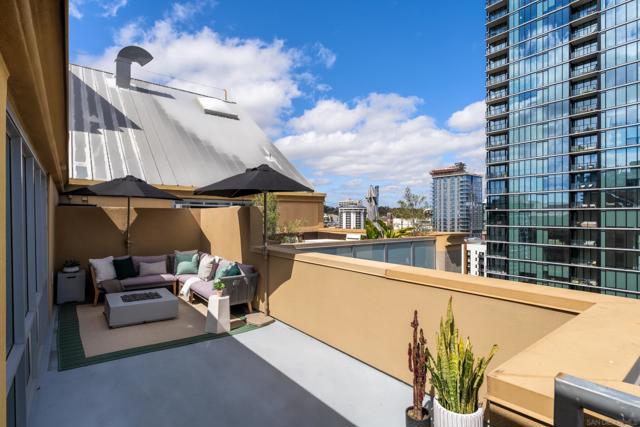 350 W Ash St, San Diego CA: https://media.crmls.org/mediaz/14a40213-facf-4f45-ba9e-80a4053f79e4.jpg