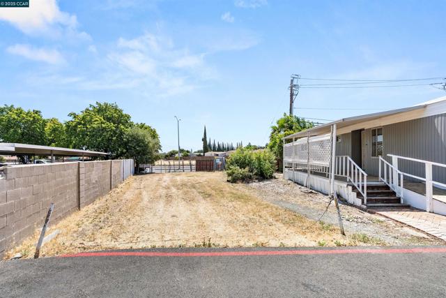 3301 Buchanan Road, Antioch CA: https://media.crmls.org/mediaz/14a41945-2ebc-4c82-8a1c-eb9e52477338.jpg