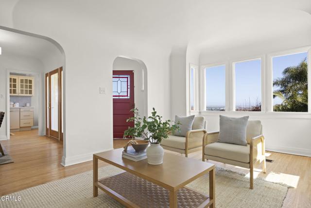 2371 Foster Avenue, Ventura CA: https://media.crmls.org/mediaz/14a4f525-b876-4fca-82f2-f19d8e47614d.jpg