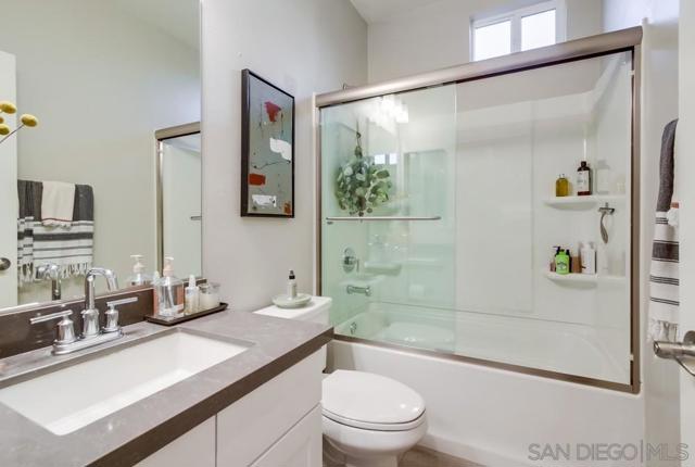 Image 34 of 75 For 9221 Helix Mesa Way