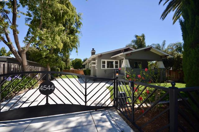 4544 Thornton Ave, Fremont CA: https://media.crmls.org/mediaz/14a5b125-c76c-4123-bbe7-b50735348bc3.jpg