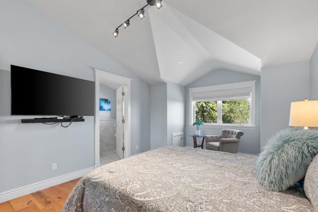 40 S Circle Drive, Santa Cruz CA: https://media.crmls.org/mediaz/14a618d7-1fce-4521-958a-7153d1b324ed.jpg