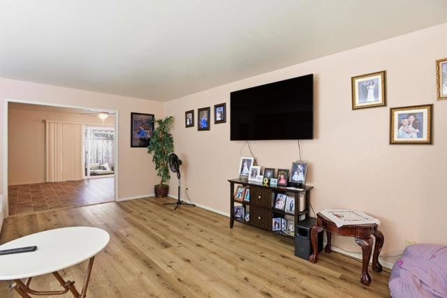 503 W Fox Court, Redwood City CA: https://media.crmls.org/mediaz/14a6fcfa-510e-43d5-a77c-48db1e1c3115.jpg