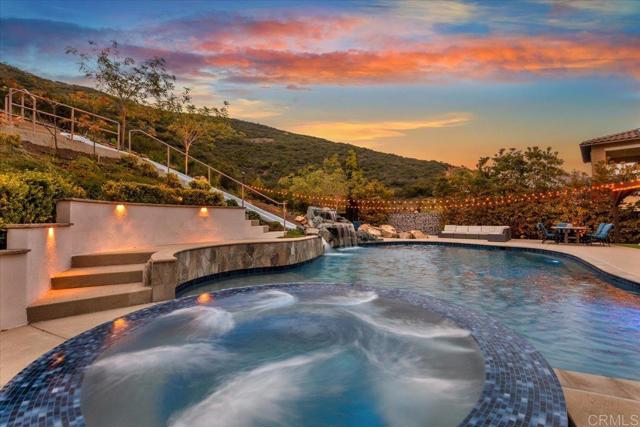 543 Ledge Street, San Marcos CA: https://media.crmls.org/mediaz/14a7eabf-3de2-4f2c-b657-955bfa0efebf.jpg