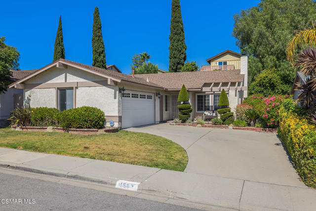 1569 Burning Tree Drive, Thousand Oaks CA: https://media.crmls.org/mediaz/14a84e42-e6aa-4ac3-864e-3cd2b94c435a.jpg