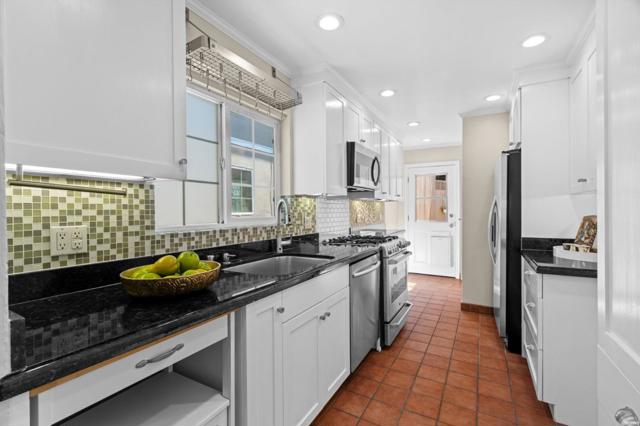 460 San Bruno Avenue, Brisbane CA: https://media.crmls.org/mediaz/14a86de5-6e0f-4cfa-8ae7-f66a6da11c84.jpg