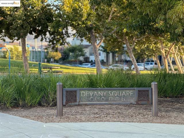 4153 Clarinbridge Cir, Dublin CA: https://media.crmls.org/mediaz/14a89a12-059f-4bfc-ba62-917f680f36a9.jpg