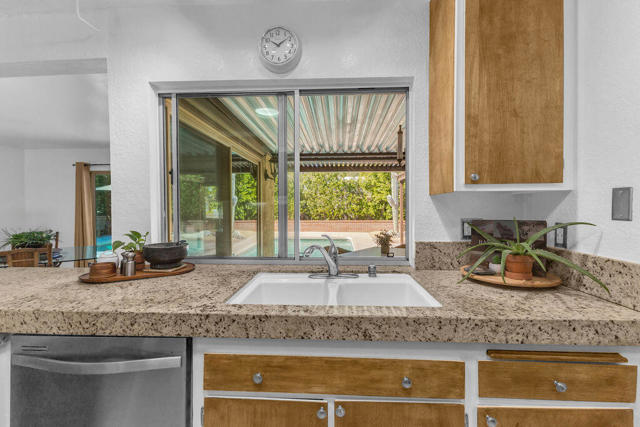 71521 Halgar Road, Rancho Mirage CA: https://media.crmls.org/mediaz/14a9acfb-7e62-4d72-822e-a942ffa05488.jpg